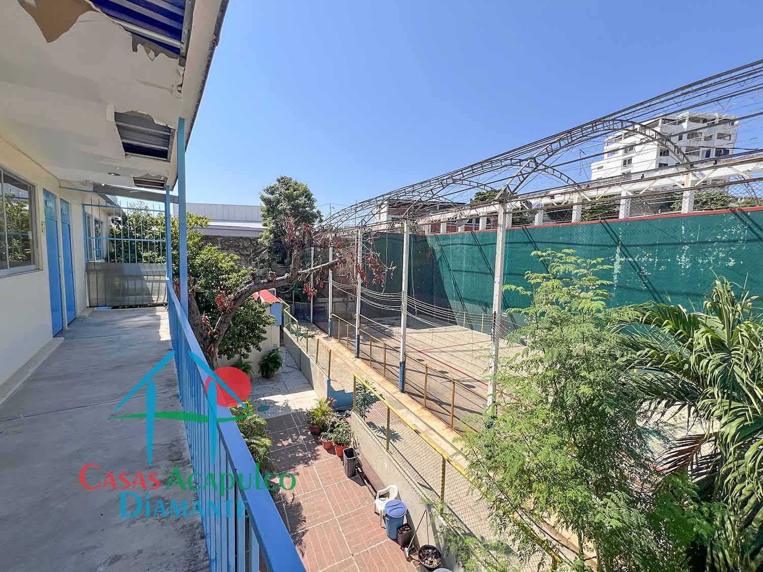 Centro Escolar La Paz sección secundaria - Pasillos salones 6